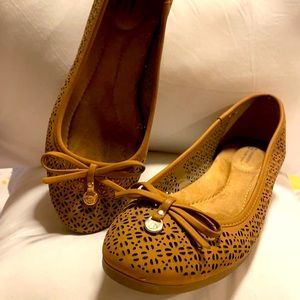 Tan flats size 8.5